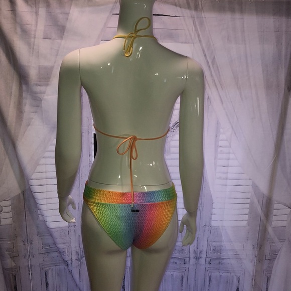 Rare Rainbow ruffle style Swimsuit Set. (P8) - Picture 5 of 7